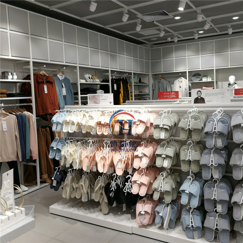 广州恒峪龙展示货架引领简约时尚新生活.jpg